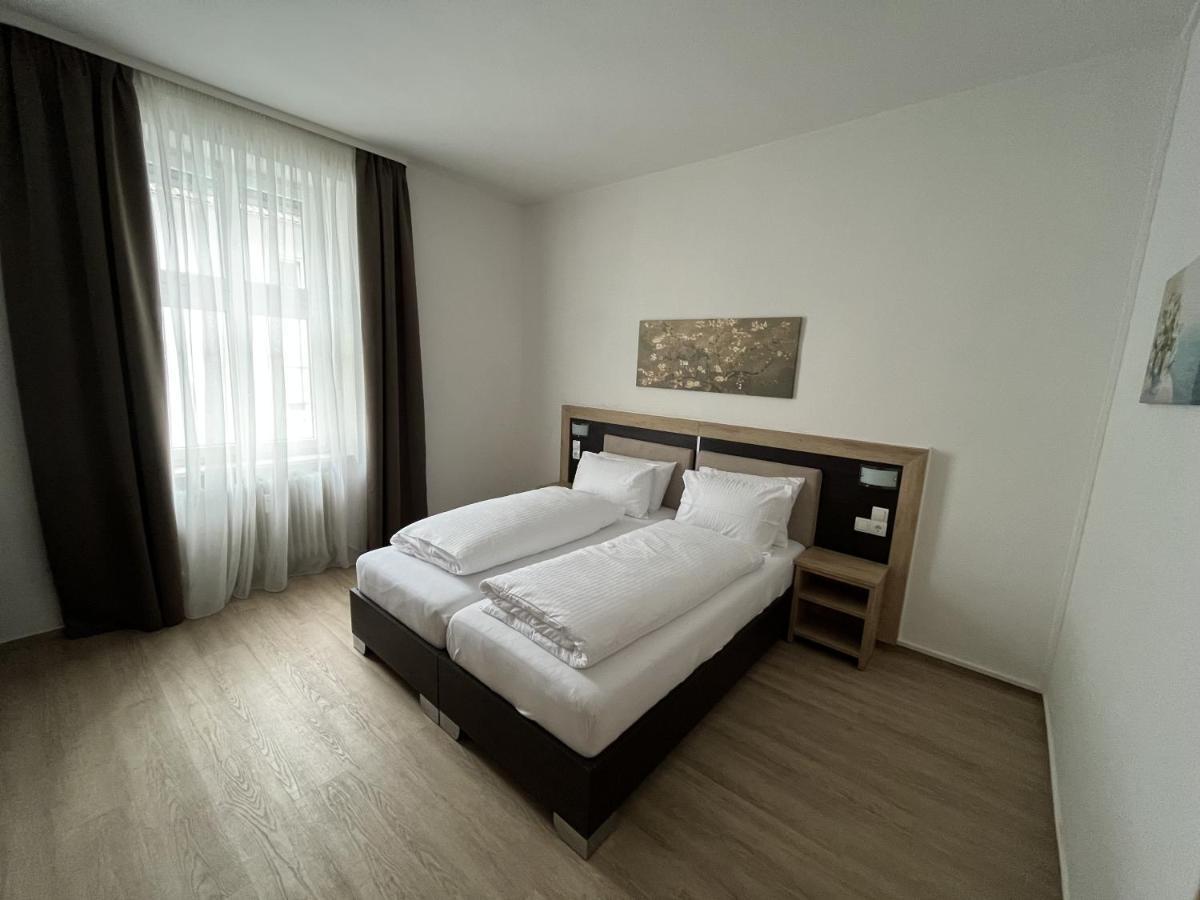City Hotel ช็อปฟ์ไฮม์ ภายนอก รูปภาพ